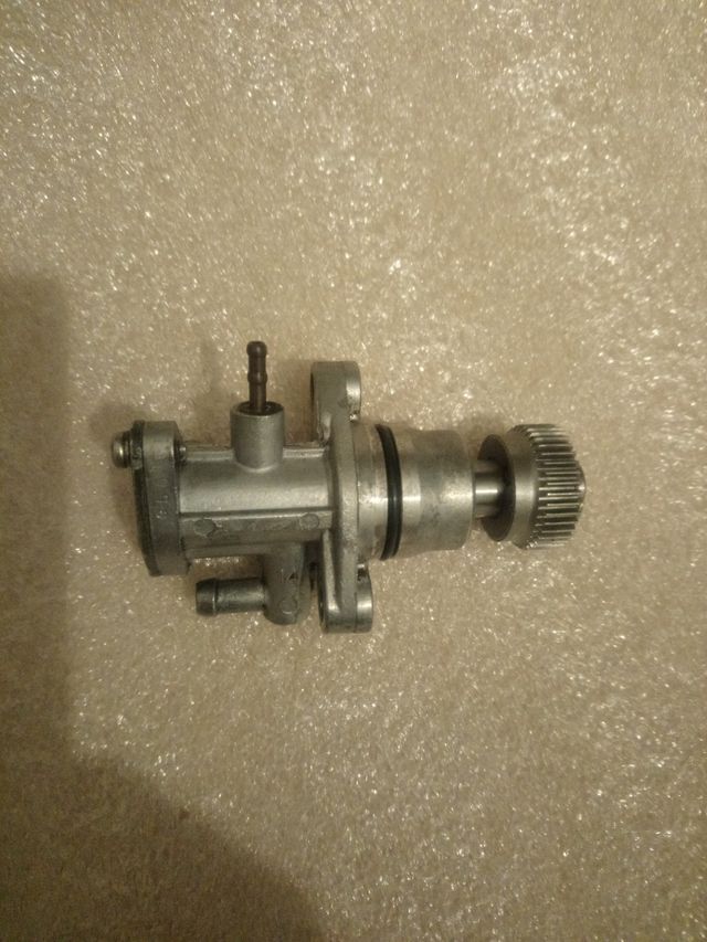 Bomba de aceite de derbi atlantis 50 