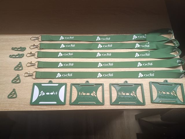 10 Lanyard ADIF + 10 Tarjeteros + 10 llaveros