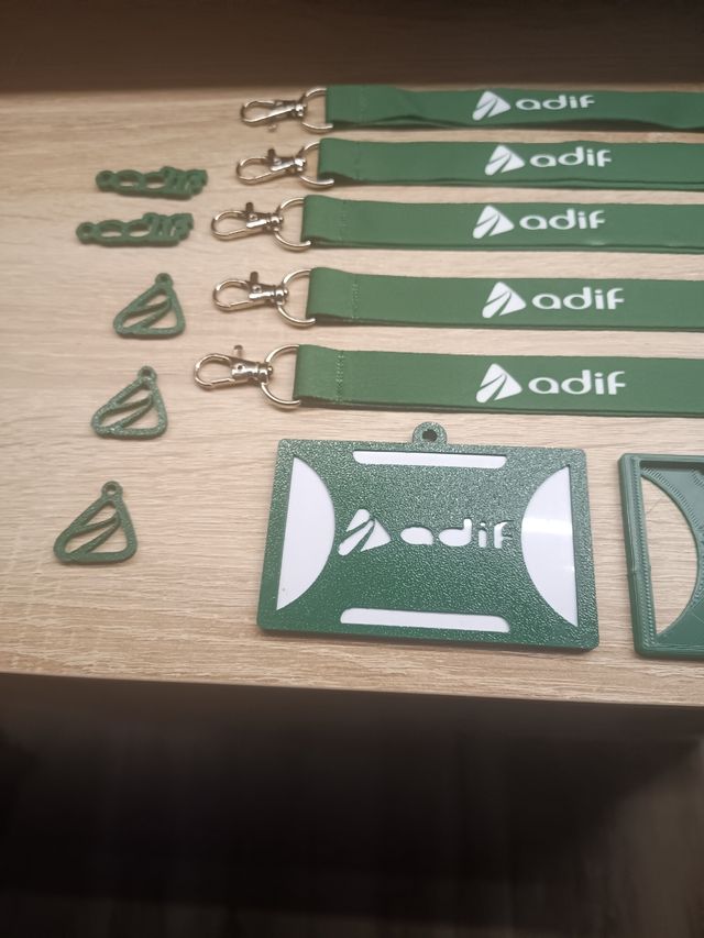 10 Lanyard ADIF + 10 Tarjeteros + 10 llaveros
