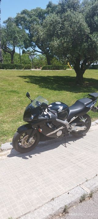 En venta Honda CBR 600 F año 2003