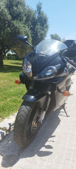 En venta Honda CBR 600 F año 2003