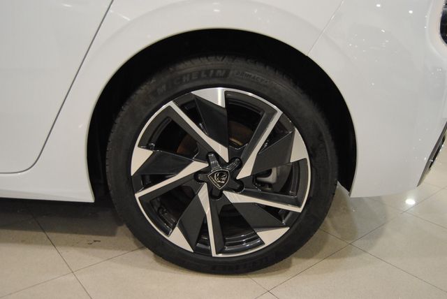 Peugeot 308 BlueHDI 130EAT8 ALLURE 2024