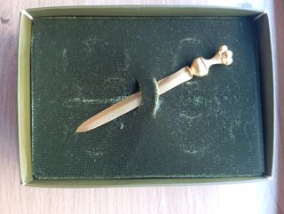 Joya: Mini espada dorada precolombina