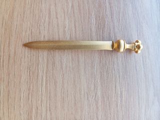 Joya: Mini espada dorada precolombina