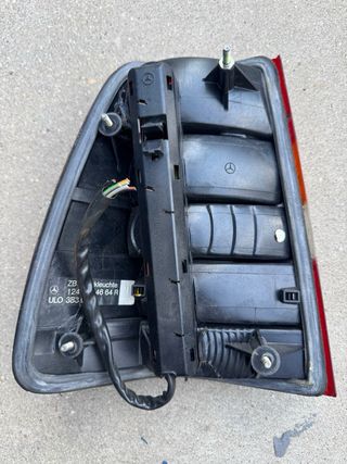 Piloto trasero Mercedes W124 ranchera