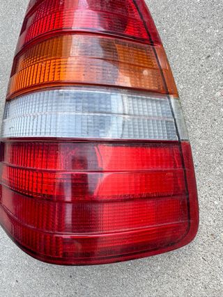 Piloto trasero Mercedes W124 ranchera