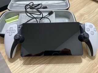 PlayStation Portal - Bianca e Nera + custodia