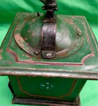 Molinillo Café Antiguo de Lata Pintada