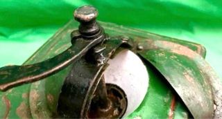 Molinillo Café Antiguo de Lata Pintada