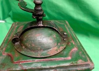 Molinillo Café Antiguo de Lata Pintada