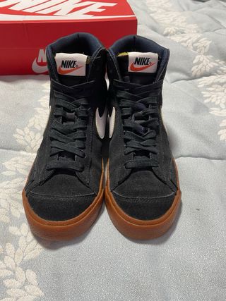 Nike Blazer Mid '77 Suede - Negro/Marrón