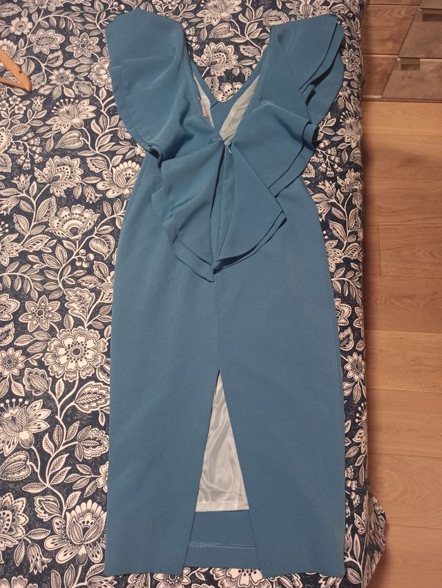 Vestido turquesa midi con volante de Blanca Martín