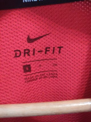 Camiseta Nike Dri-Fit niño roja -talla S
