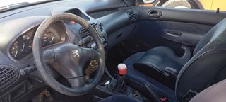 Peugeot 206 año 1999.