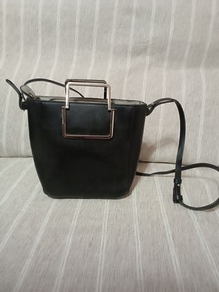 Borsa a tracolla nera e a mano Zara Basic