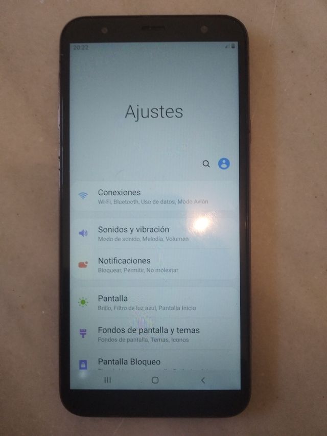 Teléfono Samsung J4 Plus Dorado