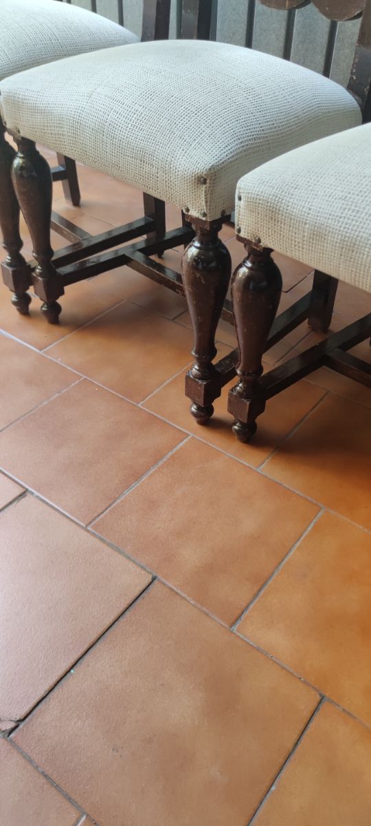 Cadeiras muito antigas