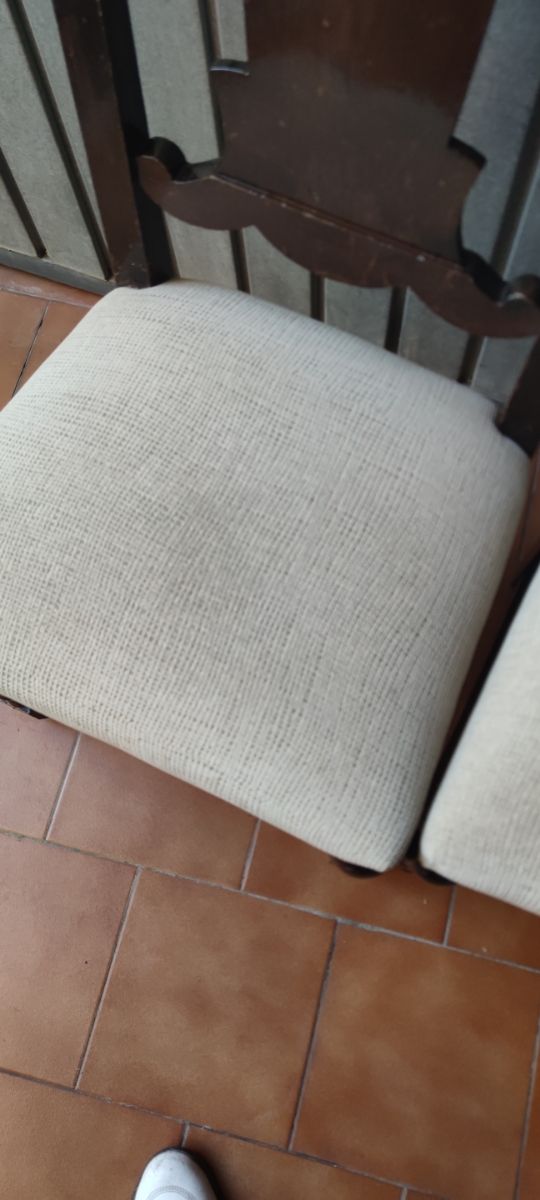 Cadeiras muito antigas