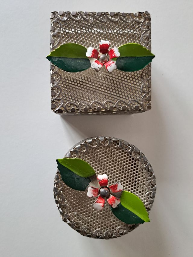 Cajas metalicas vintage.