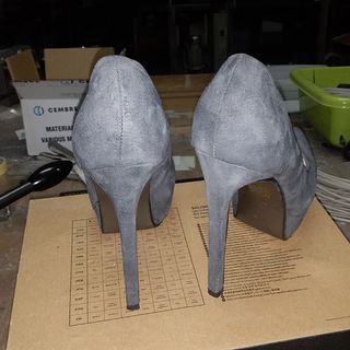 Scarpe tacco grigio scamosciato 38