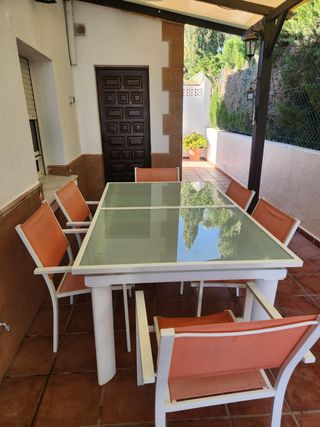 Mesa exterior jardín