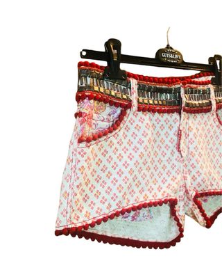 HPreppy - Shorts en rojo estampado tribal / etnico
