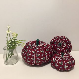 3 calabazas de tela hechas a mano tallo madera