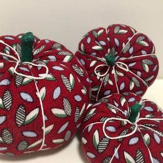 3 calabazas de tela hechas a mano tallo madera