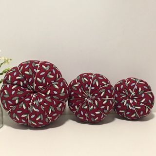 3 calabazas de tela hechas a mano tallo madera