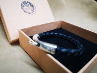 Pulsera cuero trenzado negra - plata