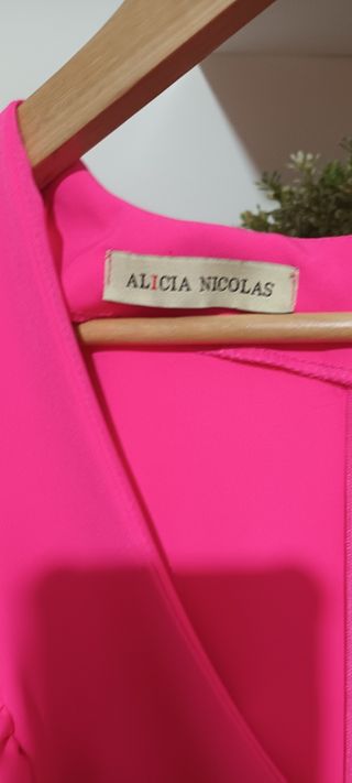 Vestido midi rosa fucsia