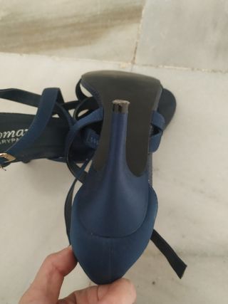 Sandalias tacon y tiras azul 38