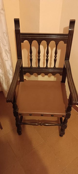 2 Sillones Antiguos de asiento de cuero