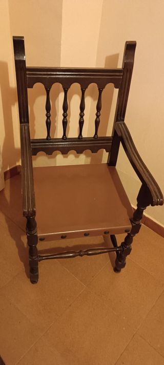 2 Sillones Antiguos de asiento de cuero