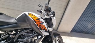 KTM Duke 125cc - Moto  año 2015