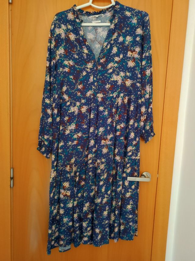Vestido midi floral azul
