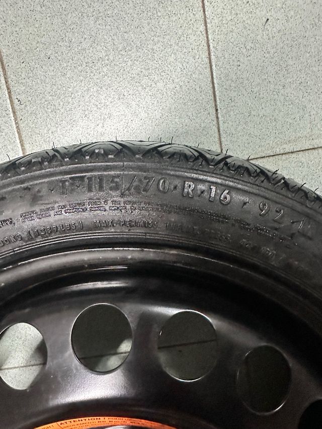 Ruota di scorta + Kit attrezzi