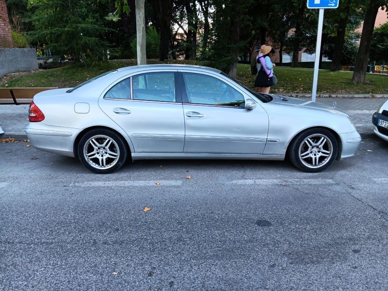 Mercedes-Benz Clase E 2004 - foto 1