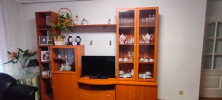 Mueble salón madera - vitrina