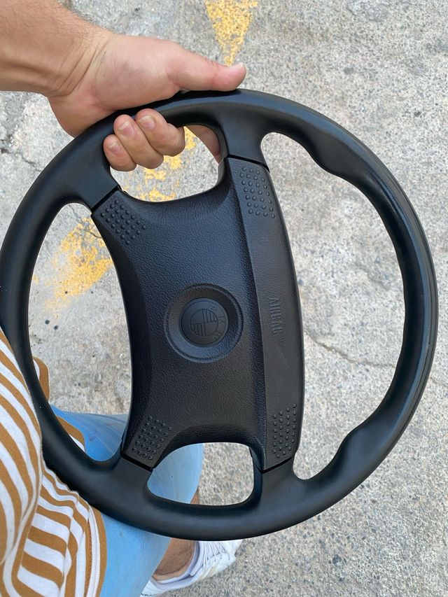 vendo Volante BMW M3 E36 original - Negro