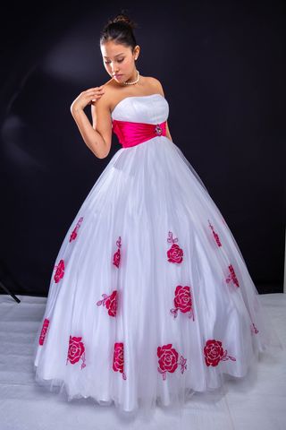 Alquiler Vestido Quinceañera Blanco Rosa