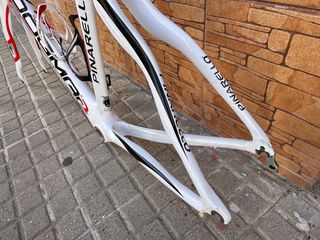 Cuadro Pinarello Carbono más extras