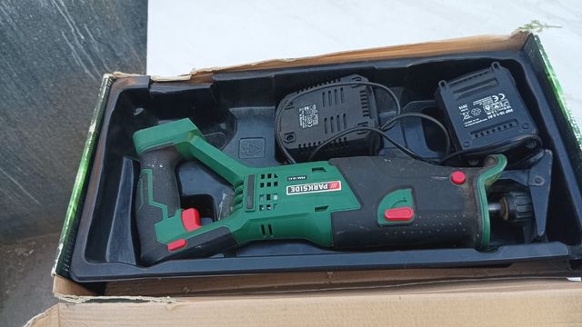 Sierra sable Parkside a batería