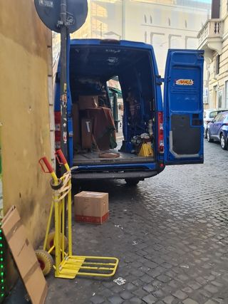 Traslochi trasporti sgomberi 349 868 9350