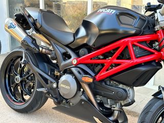 Ducati Monster 796 - Impecable