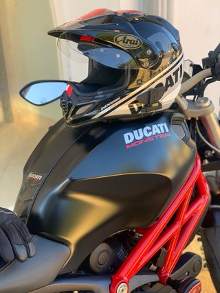 Ducati Monster 796 - Impecable