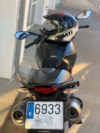 Ducati Monster 796 - Impecable