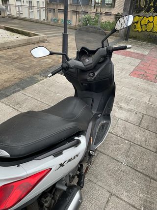 Yamaha XMAX 125 - Scooter