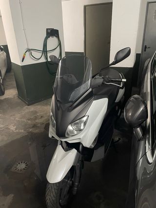 Yamaha XMAX 125 - Scooter