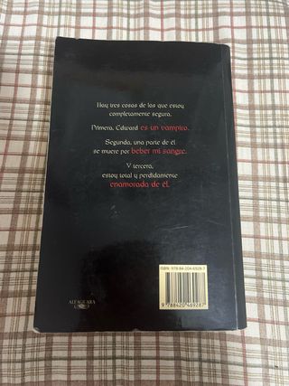 Crepúsculo (Saga Crepúsculo 1) (Spanish Edition)